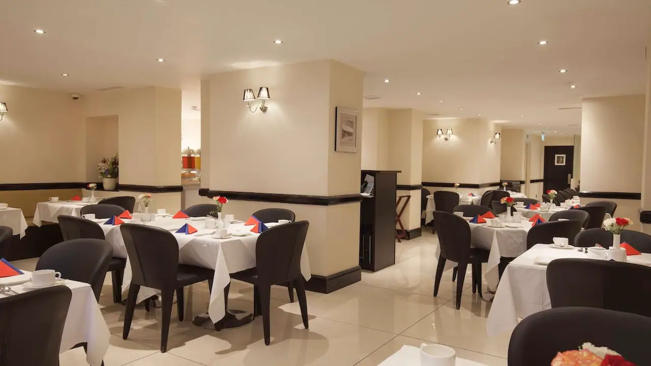 Park Grand Paddington court